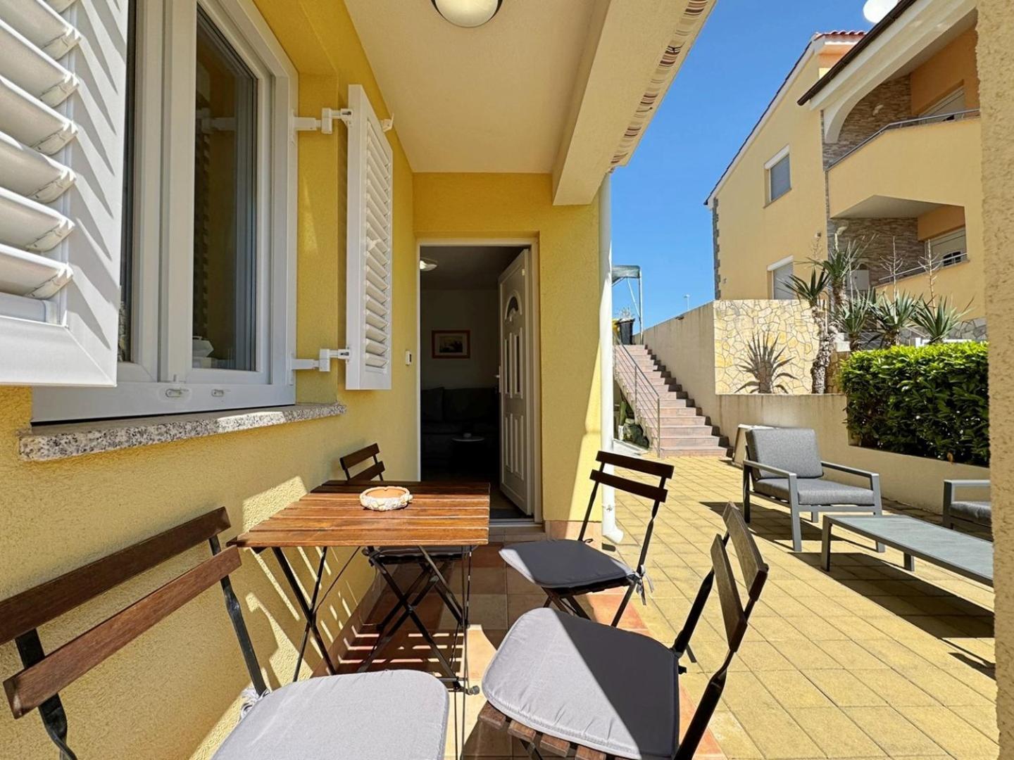 Apartments Pinta De Sol Čižići Exteriör bild